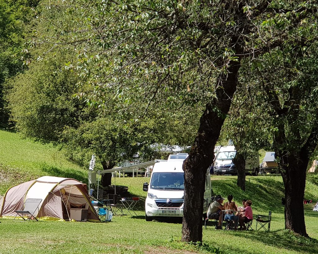 CAMPING LE NOYER DU BARON EMPLACEMENT CERISIER